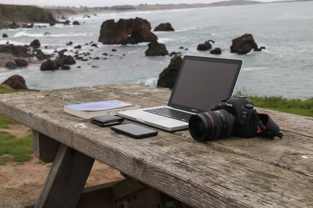 How to Pack a Mobile Office Setup That Works Anywhere